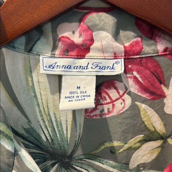 Anna and Frank Tropical Floral Button Down Silk Shirt Size Medium - Picture 2 of 9